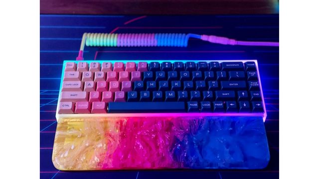 Tofu 65. TASTE THE RAINBOW.
#mechanicalkeyboards #computers #cool #pcgamingsetup #pc #work #office #officeaccessories #pcgaming #keyboards #mechkeybs #tech #love #battlestations